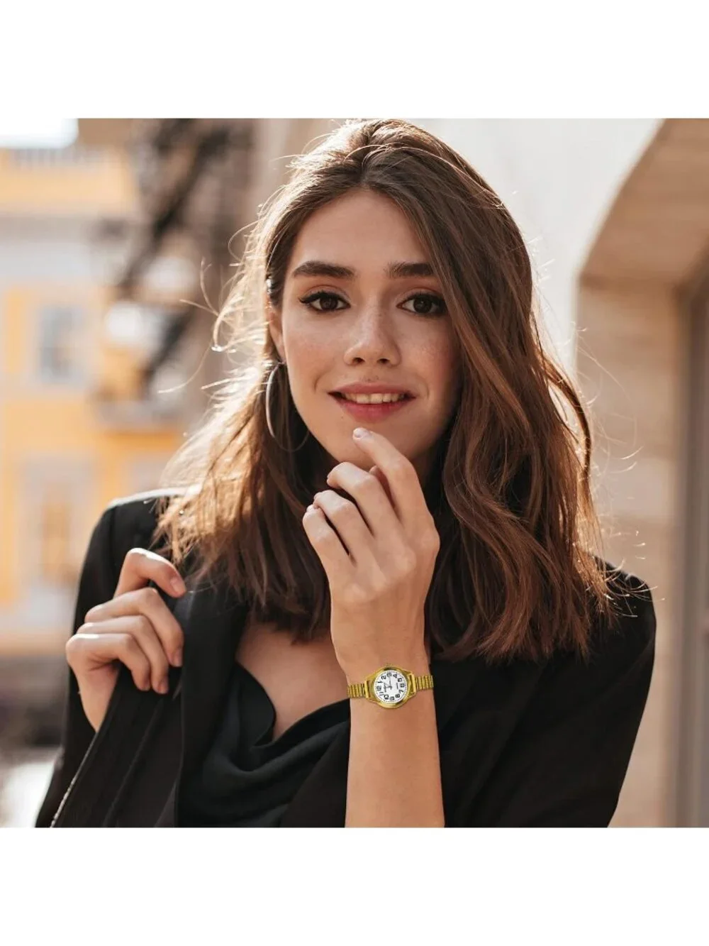 Women Gold And White Analog Quartz Big Dial Easy Reader Stretch Band Wrist Watch